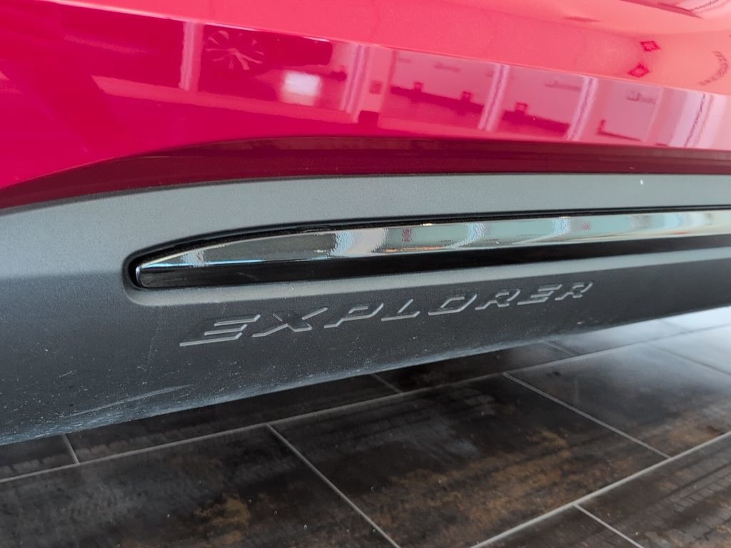 Used 2025 Ford Explorer ST-Line image 6