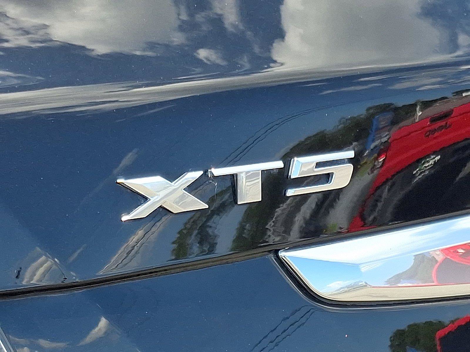 Used 2025 Cadillac XT5 Sportv w/ Technology Package AWD/4WD image 32