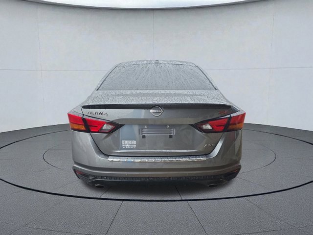 Used 2023 Nissan Altima 2.5 SR w/ SR Premium Package image 4