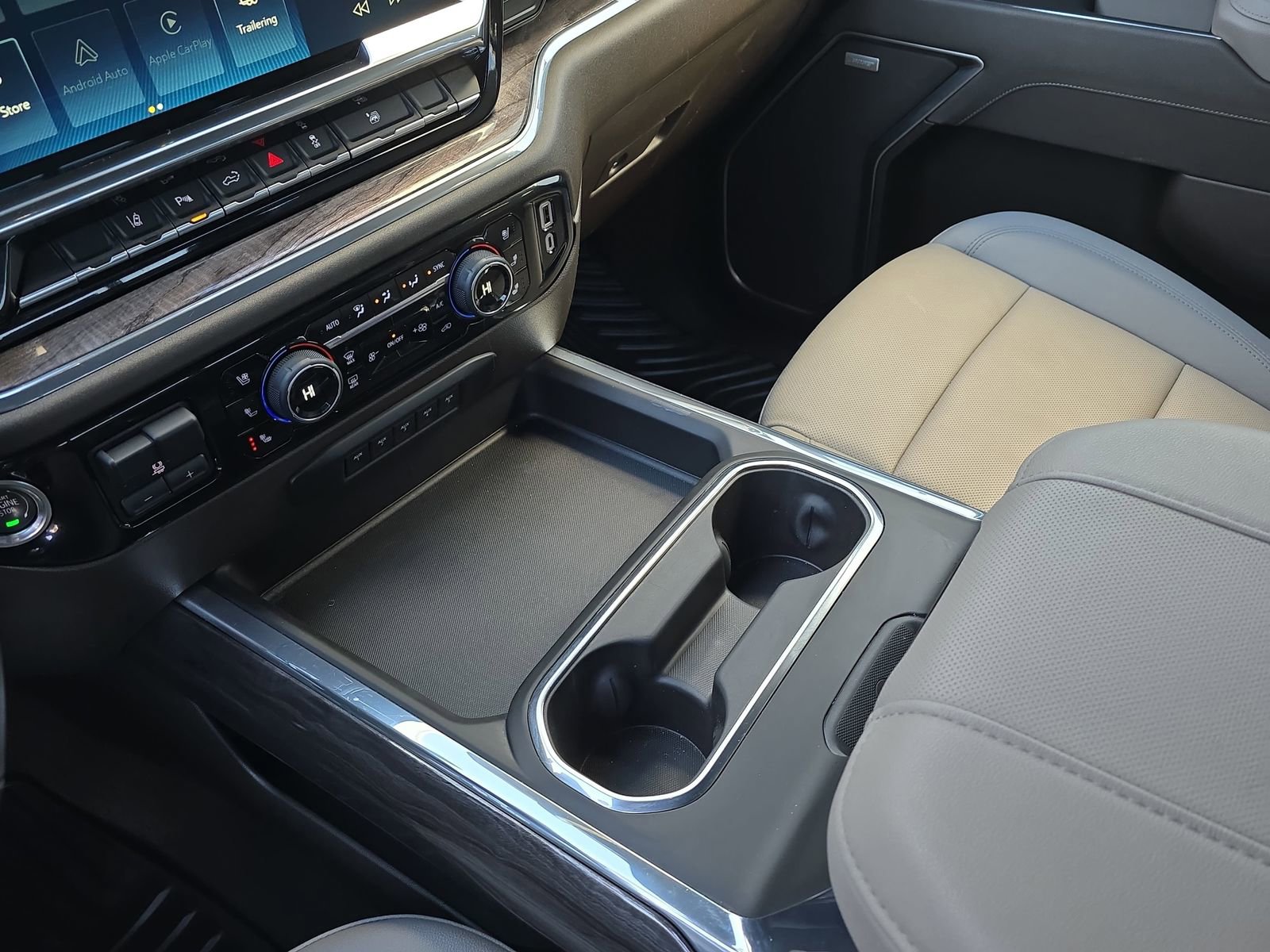 Used 2025 Chevrolet Silverado 2500 LTZ w/ LTZ Convenience Package image 28