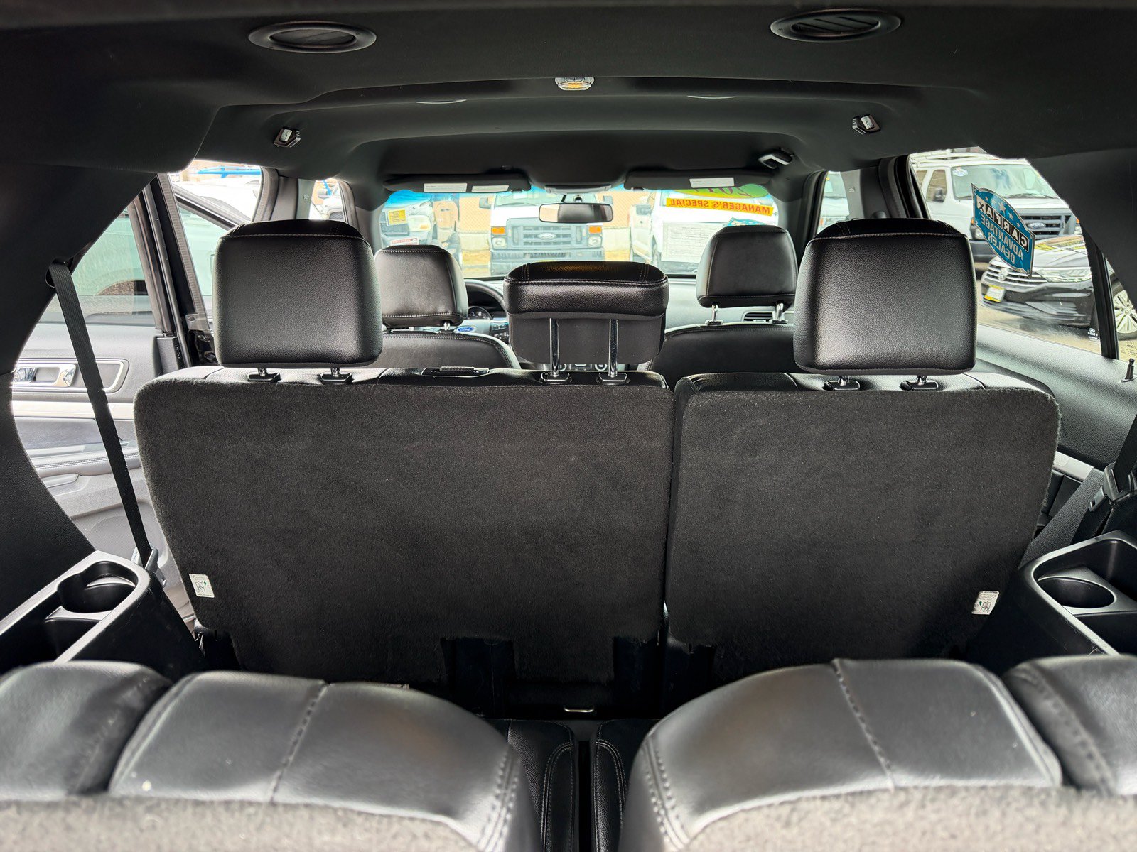 Used 2017 Ford Explorer XLT w/ Equipment Group 202A FWD image 10