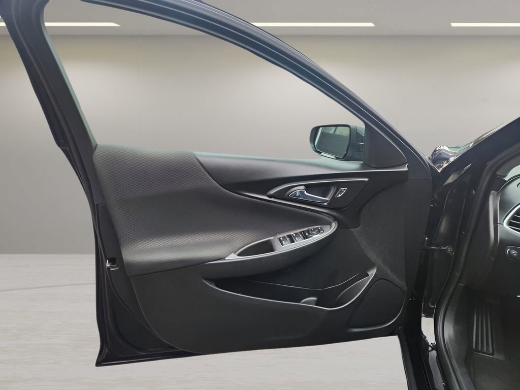 Used 2020 Chevrolet Malibu LS w/ Driver Confidence Package II image 9