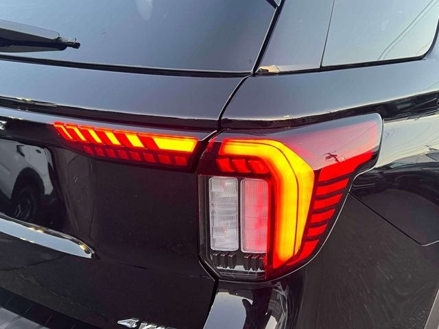 Used 2026 Ford Explorer Active AWD/4WD image 10
