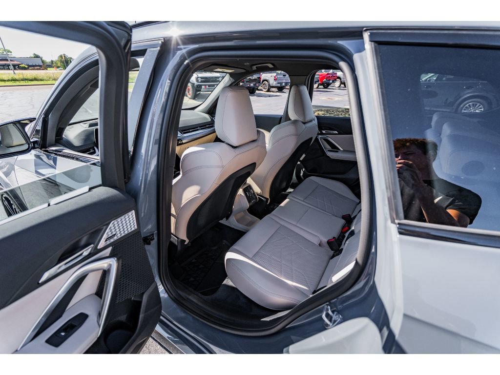 Used 2025 BMW X1 M35i w/ Premium Package image 24