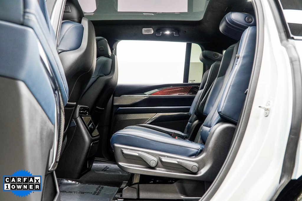 Used 2025 Cadillac Escalade IQ Luxury 2 image 43