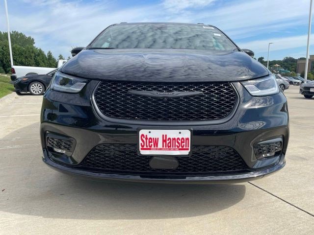 New 2026 Chrysler Pacifica Limited w/ S Appearance Package image 8