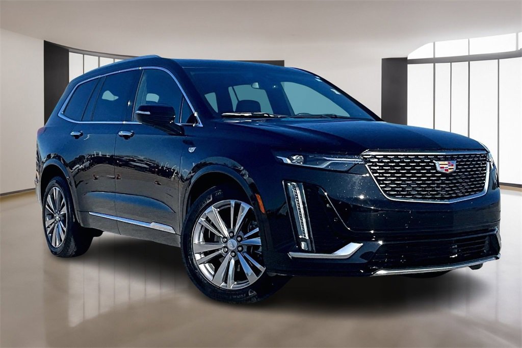 Used 2025 Cadillac XT6 Premium Luxury image 11
