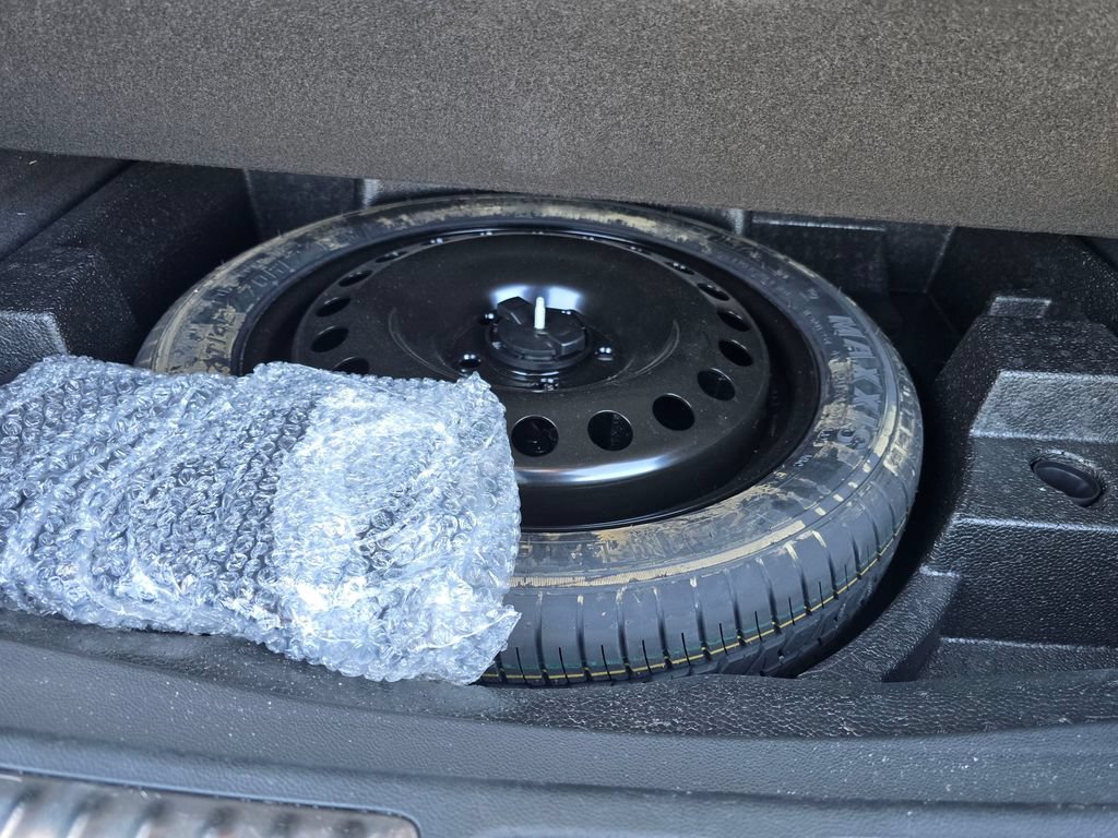 Certified 2021 Buick Envision Essence FWD image 12
