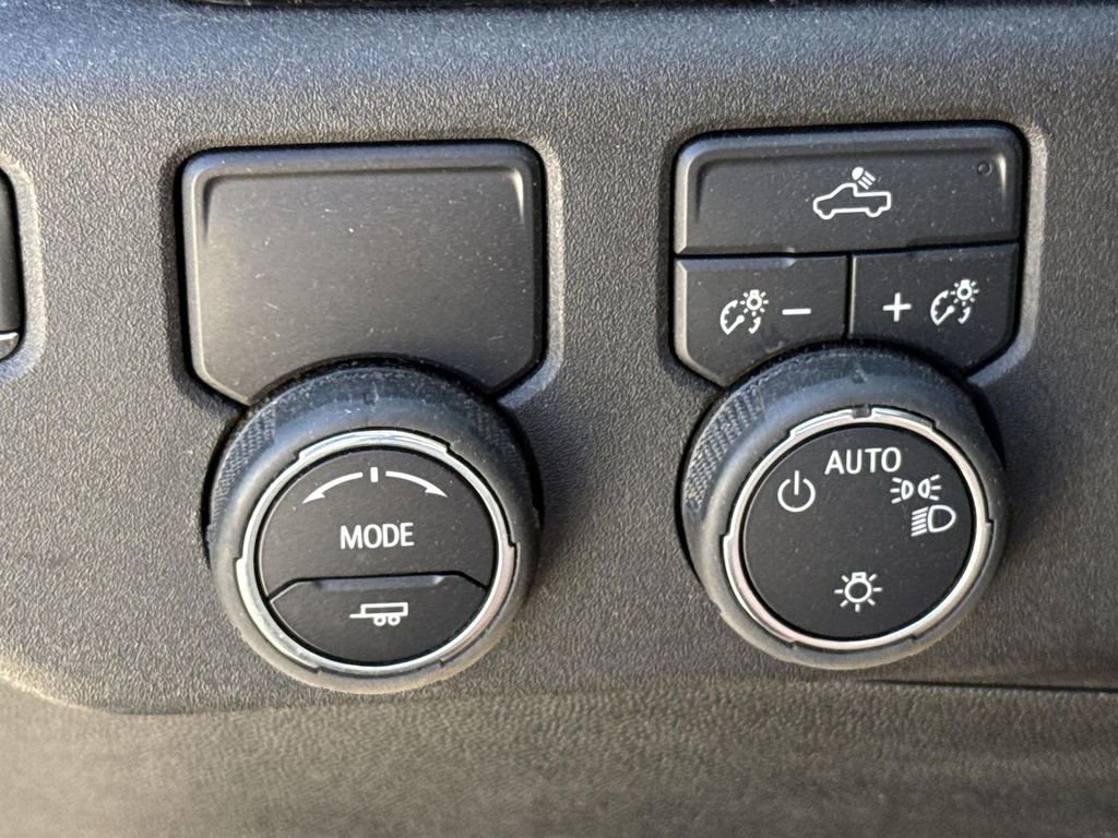 Used 2025 Chevrolet Silverado 1500 LT image 15