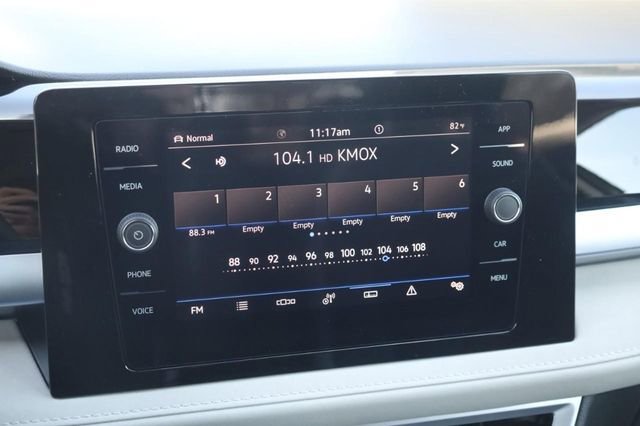 New 2026 Volkswagen Taos SE image 14