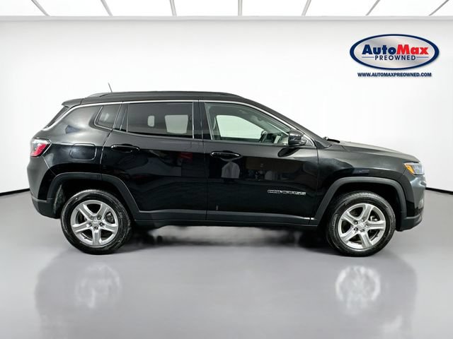Used 2024 Jeep Compass Latitude AWD/4WD image 9