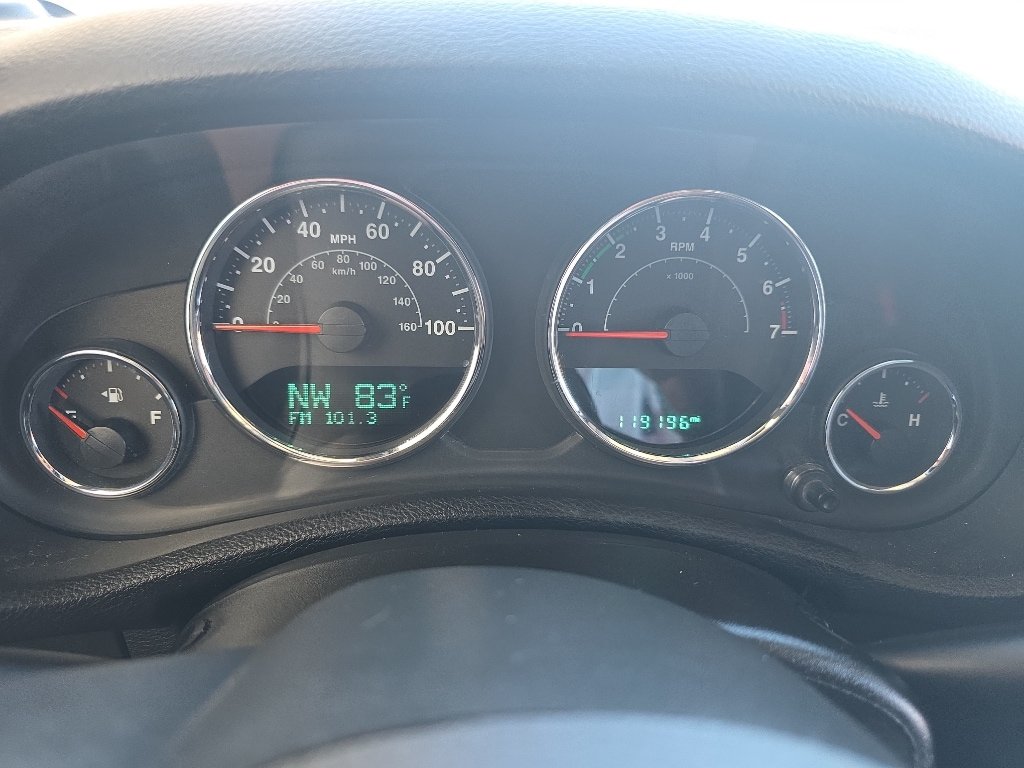 Used 2015 Jeep Wrangler Unlimited Sahara AWD/4WD image 11