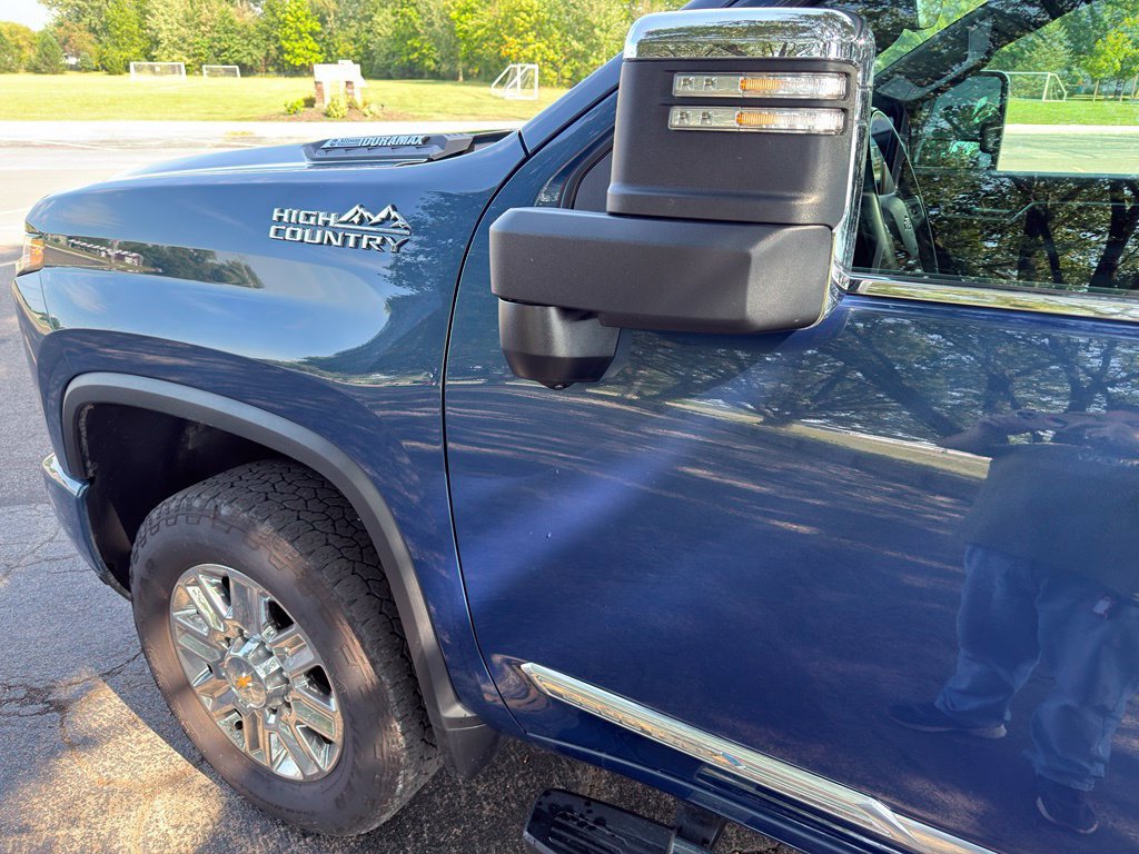 Used 2026 Chevrolet Silverado 2500 High Country w/ Technology Package AWD/4WD image 21