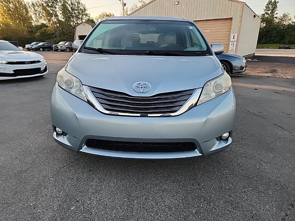 Used 2011 Toyota Sienna XLE FWD image 12
