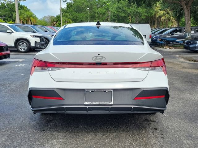 Used 2024 Hyundai Elantra SEL image 5