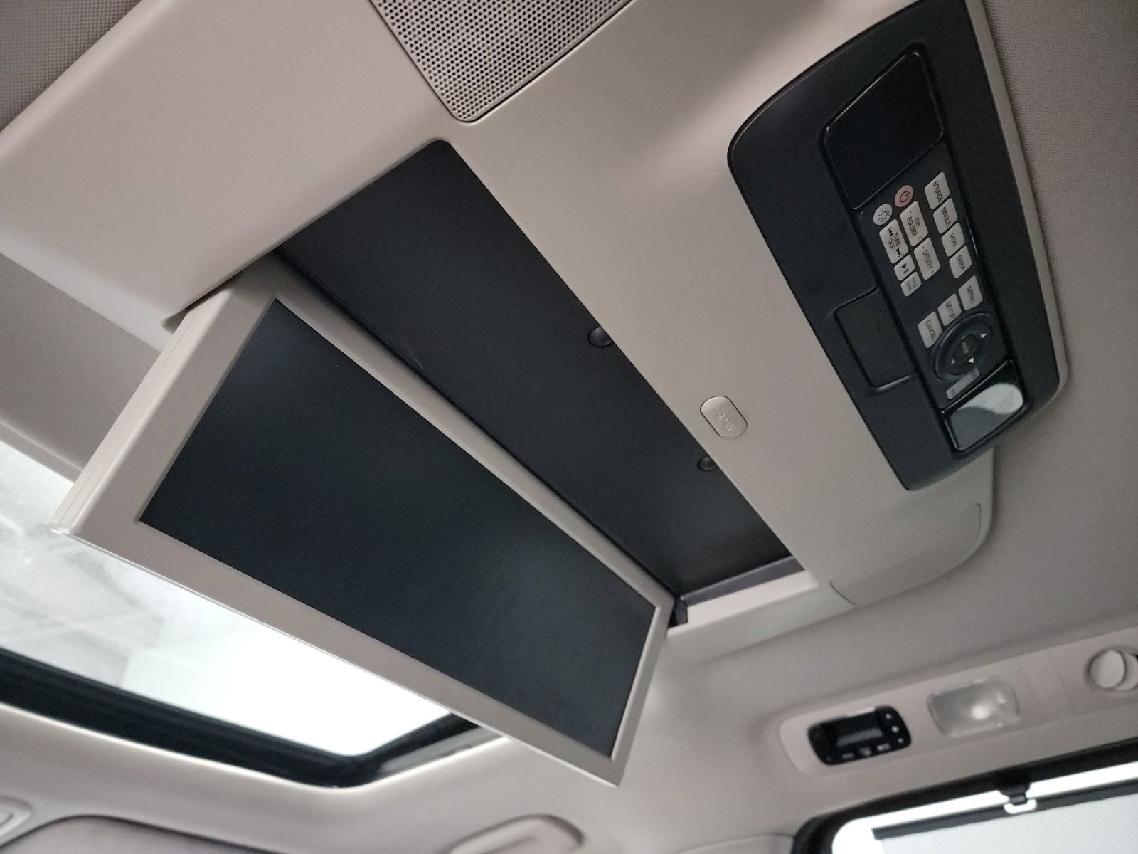 Used 2016 Honda Odyssey Touring Elite image 35