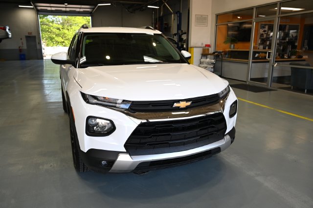 Used 2023 Chevrolet TrailBlazer LT FWD image 3