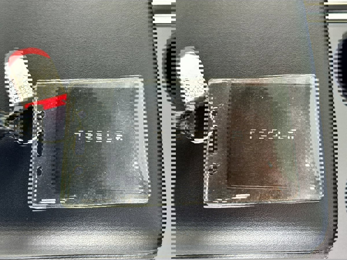 Used 2022 Tesla Model Y Long Range image 38