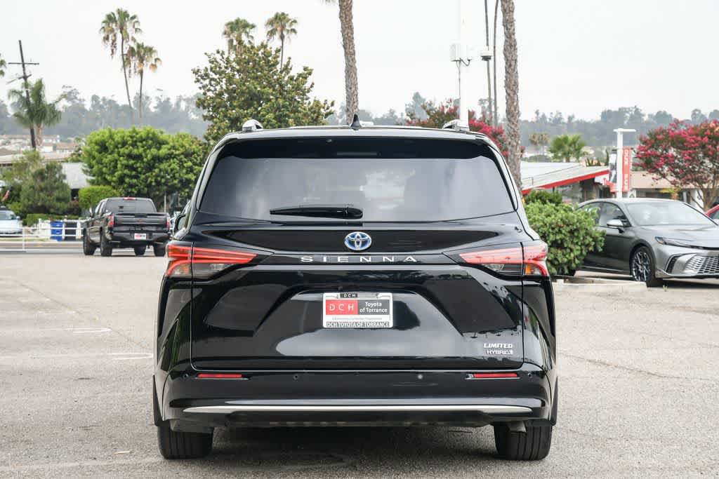 Used 2023 Toyota Sienna Limited FWD image 8