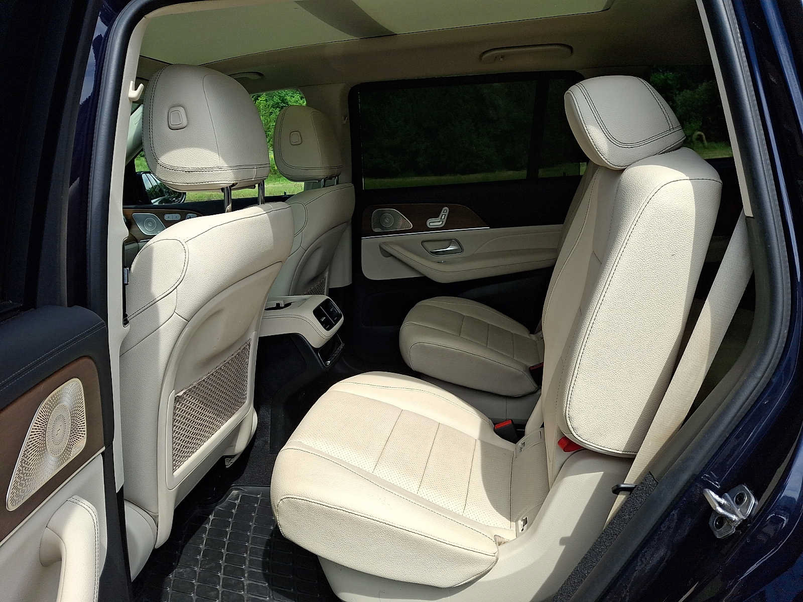 Used 2022 Mercedes-Benz GLS 450 4MATIC image 11