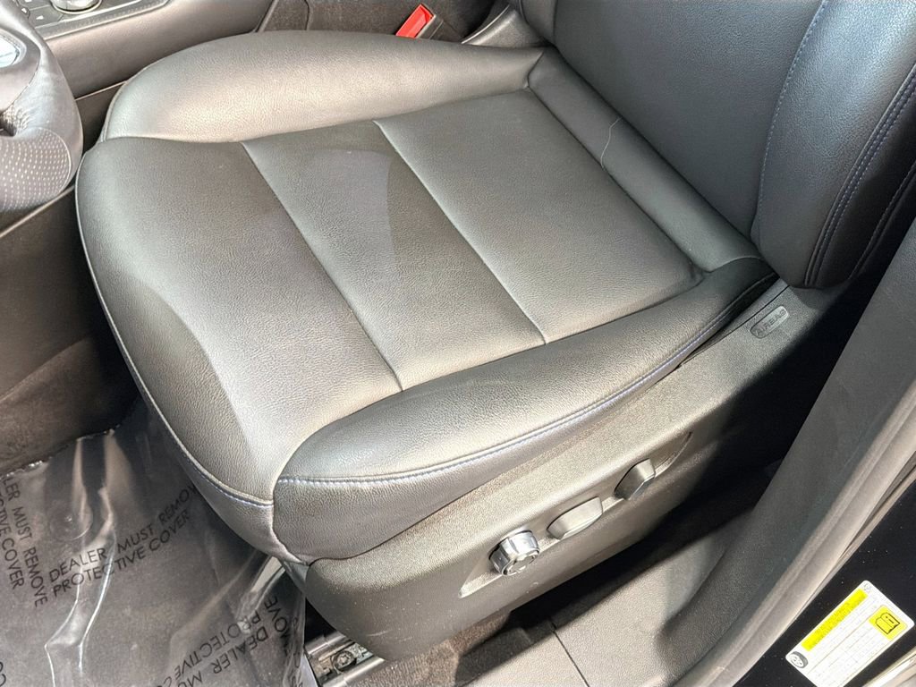 Used 2024 Cadillac XT4 Sport AWD/4WD image 18