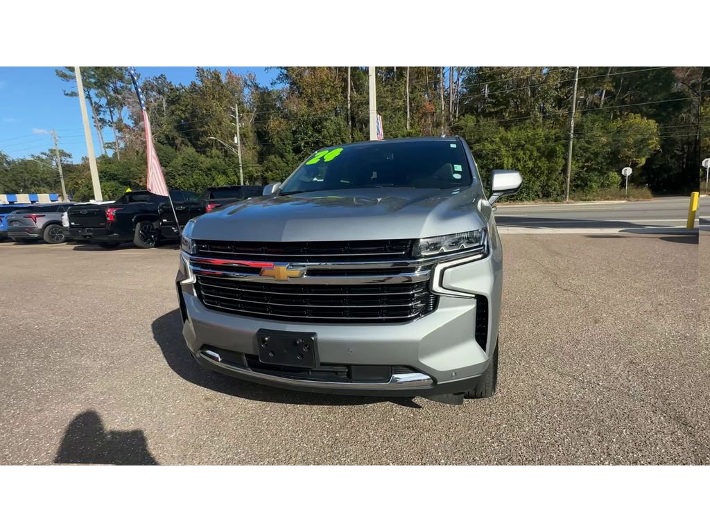 Used 2024 Chevrolet Suburban LT image 7