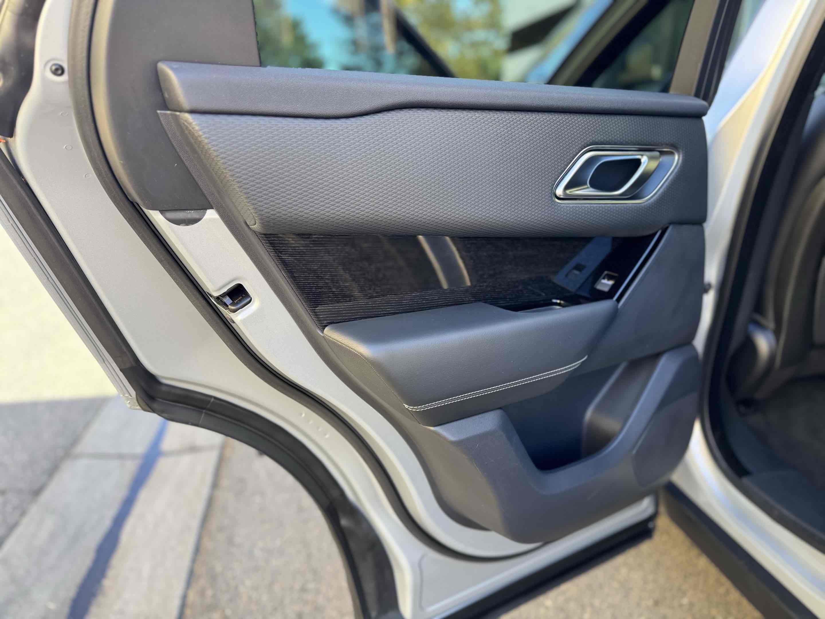 Used 2020 Land Rover Range Rover Velar R-Dynamic S image 66