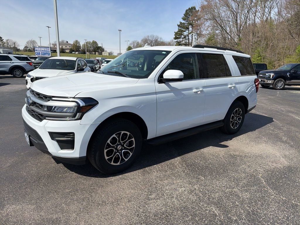 Used 2024 Ford Expedition XLT image 7