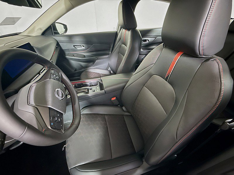 New 2026 Nissan Sentra SR w/ SR Premium Package FWD image 11