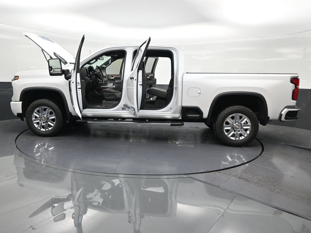 Used 2024 Chevrolet Silverado 2500 High Country AWD/4WD image 34