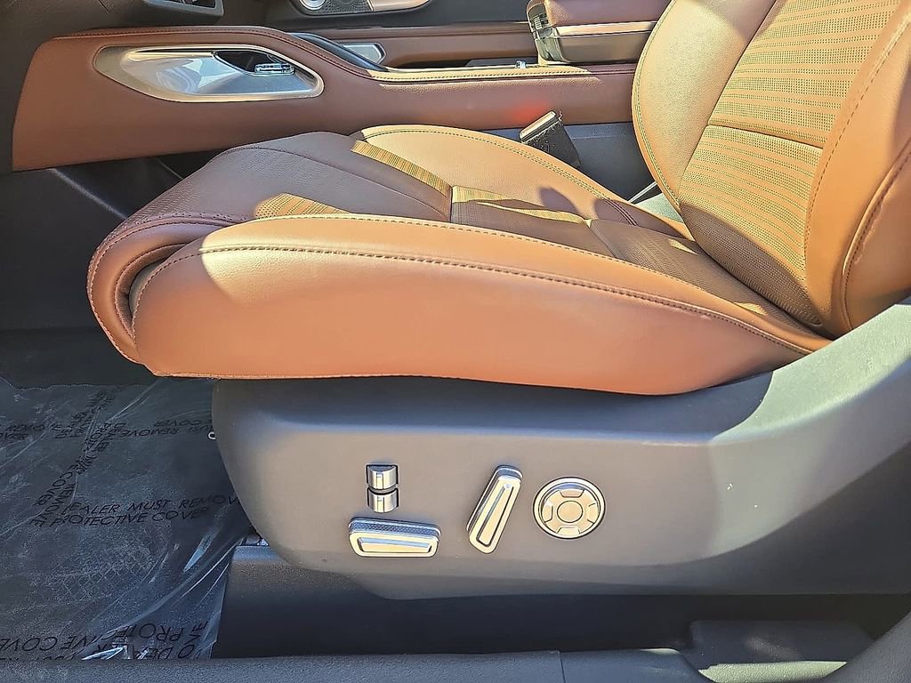 Used 2026 Lincoln Nautilus Reserve AWD/4WD image 23