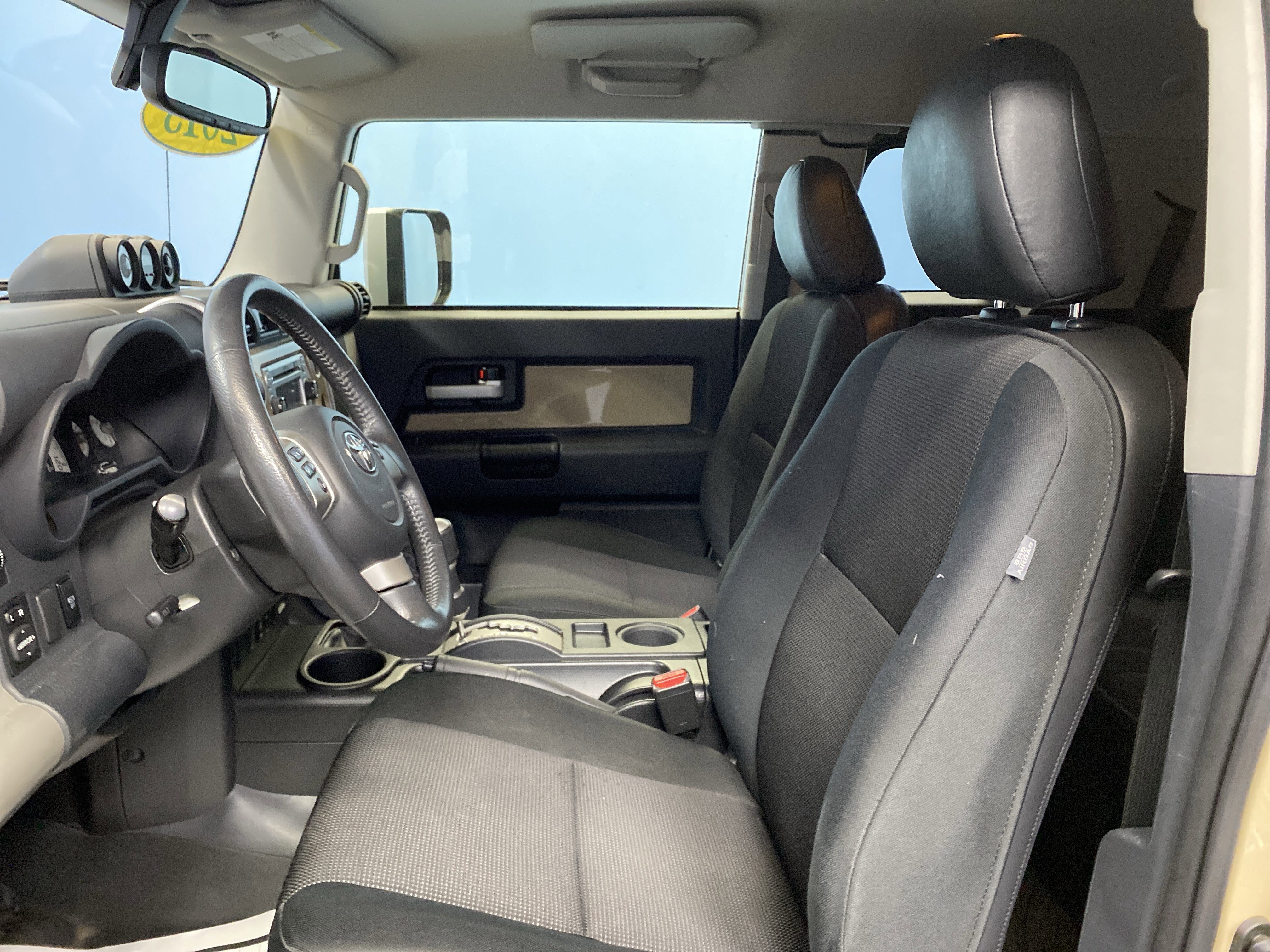 Used 2013 Toyota FJ Cruiser 4WD image 9