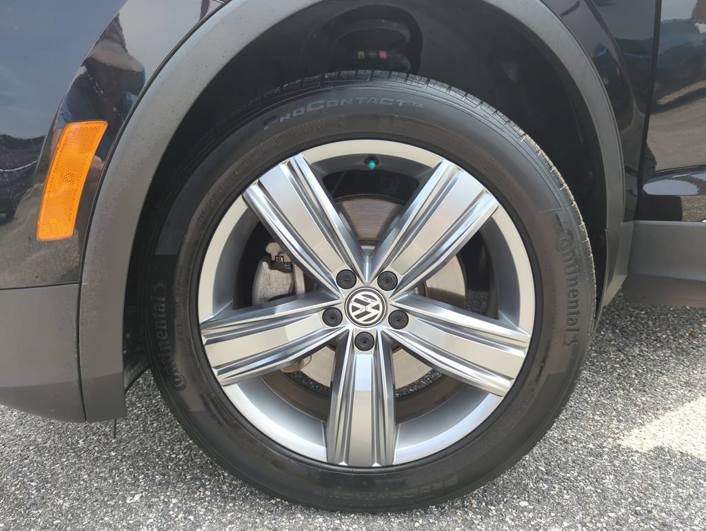 Used 2020 Volkswagen Tiguan SEL AWD/4WD image 50
