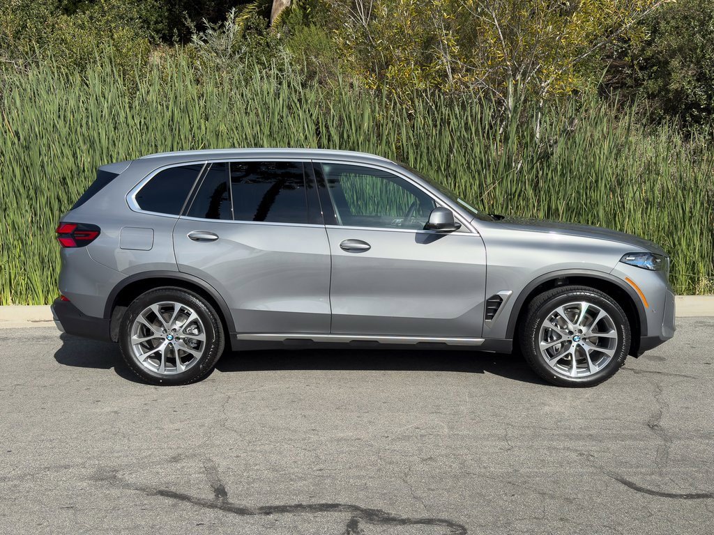 New 2026 BMW X5 sDrive40i w/ Premium Package image 3
