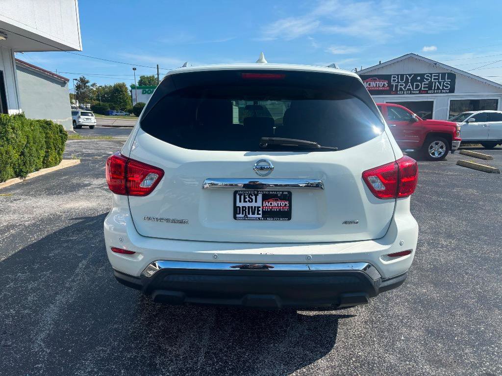 Used 2019 Nissan Pathfinder S AWD/4WD image 4