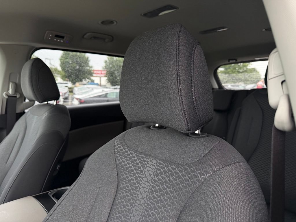 New 2026 Kia Carnival LX FWD image 13