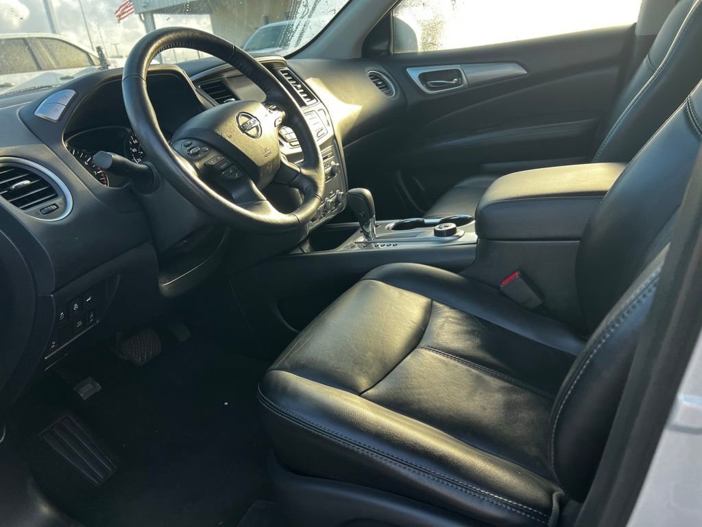 Used 2020 Nissan Pathfinder SL image 11