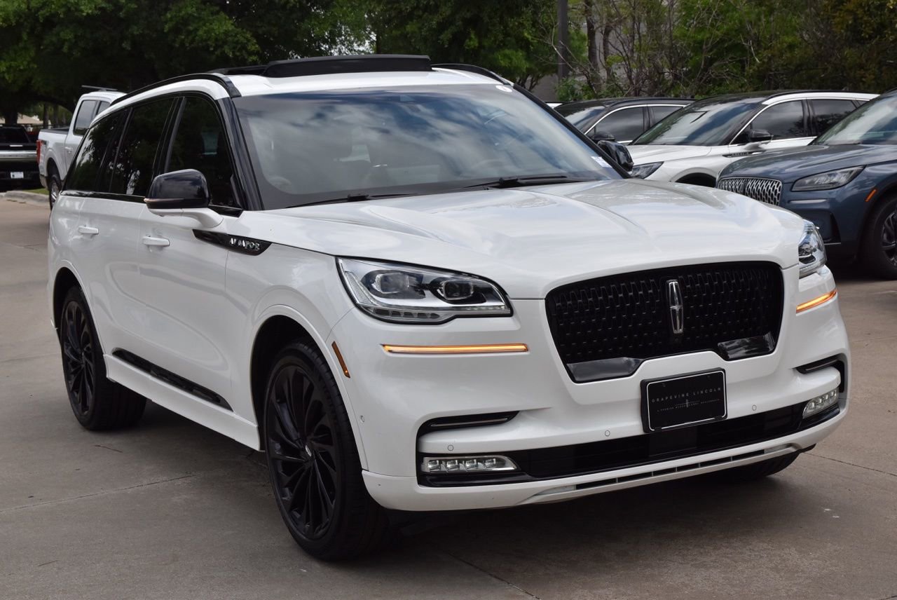 Used 2022 Lincoln Aviator Reserve w/ Equipment Group 201A image 4