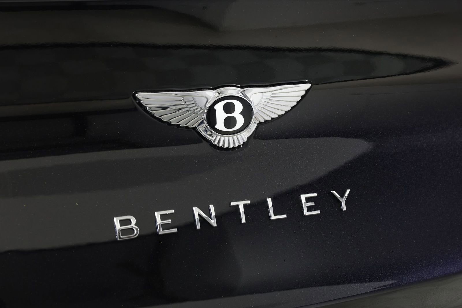 New 2025 Bentley Bentayga Extended Wheelbase image 15