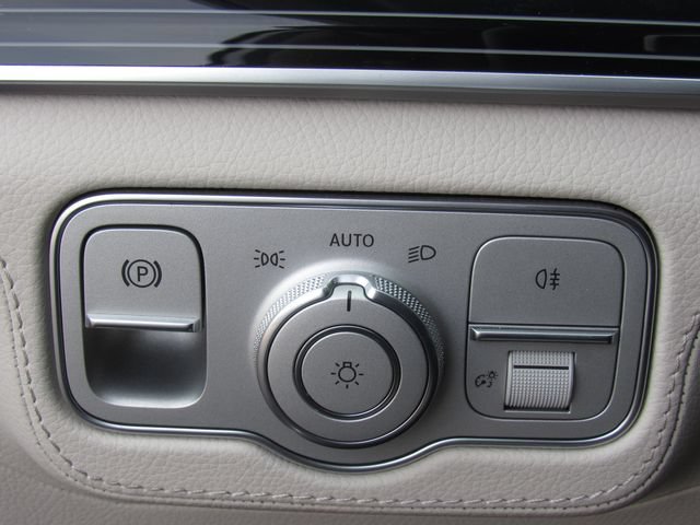 Certified 2026 Mercedes-Benz GLE 450e 4MATIC image 33