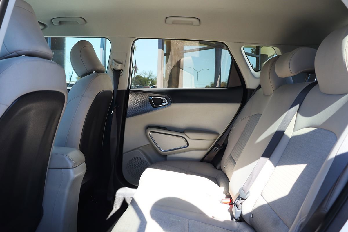 Used 2020 Kia Soul S FWD image 30