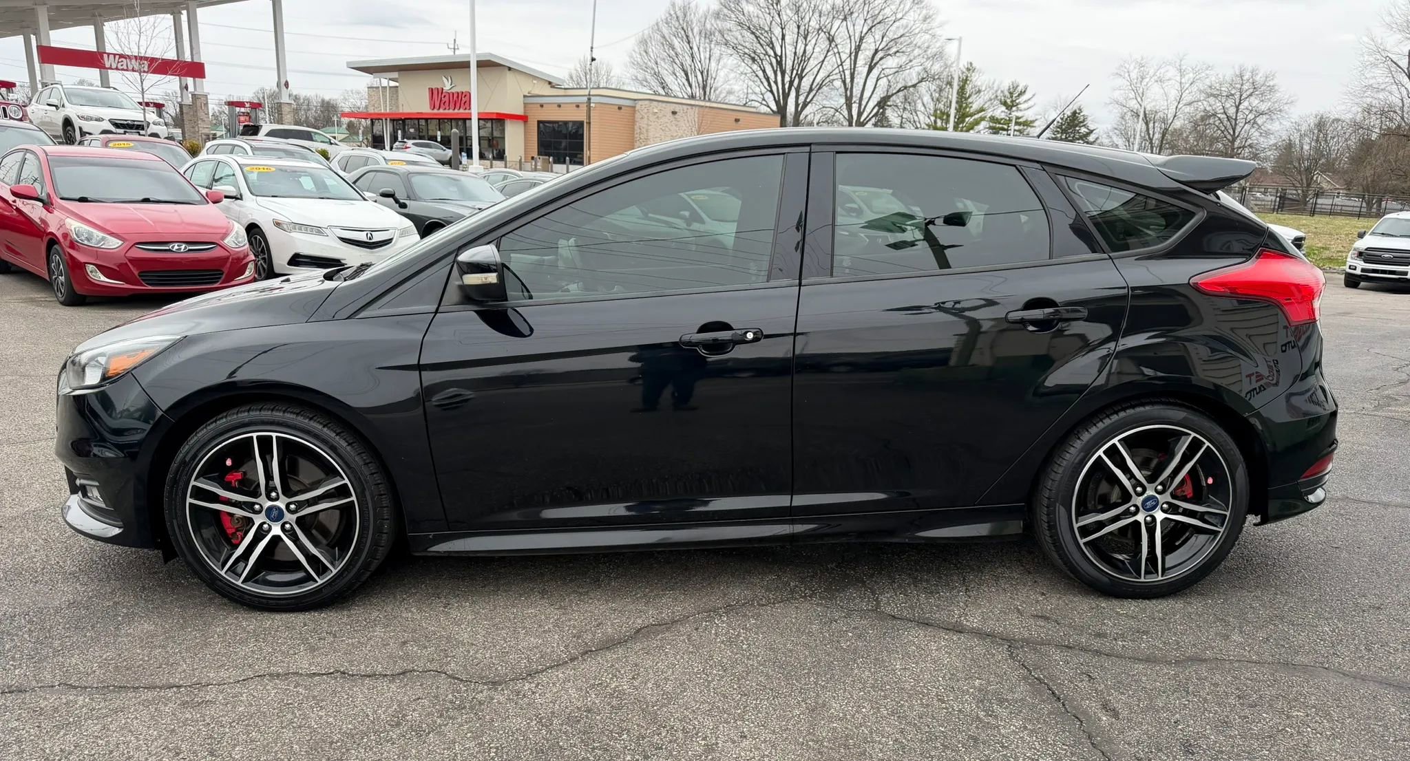 Used 2017 Ford Focus ST image 2