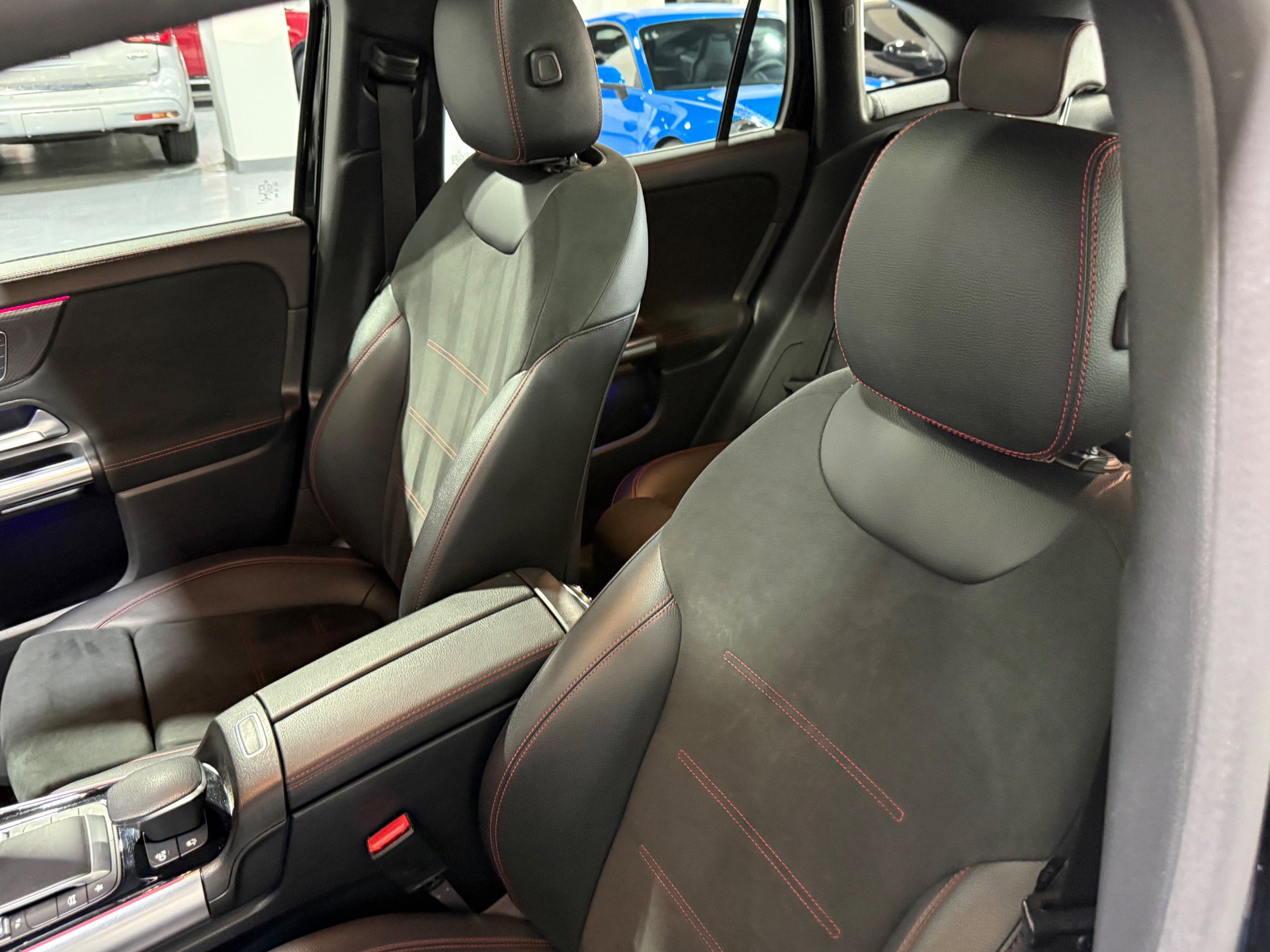 Used 2022 Mercedes-Benz GLA 35 AMG 4MATIC w/ Premium Package Lite image 34