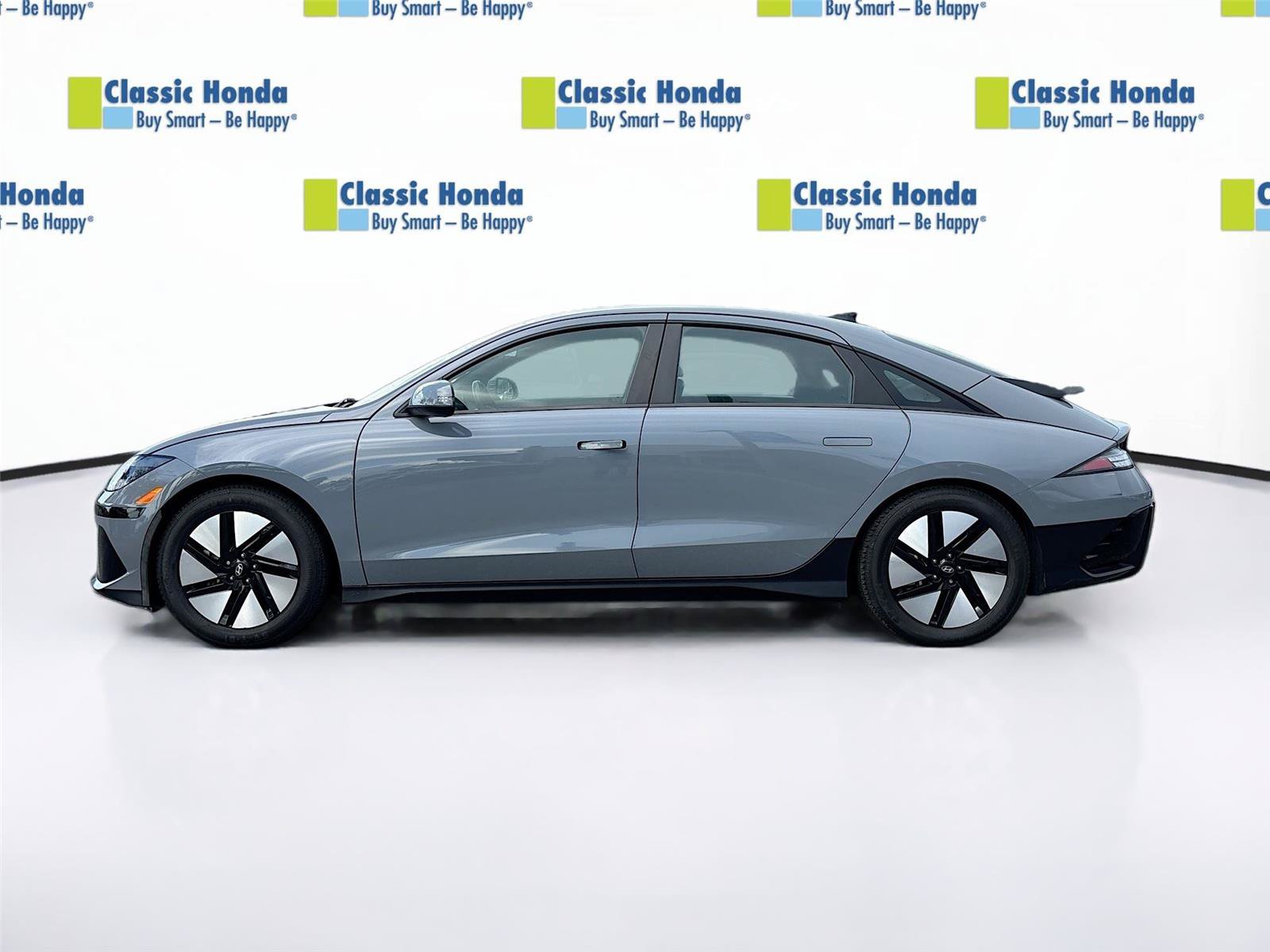 Used 2023 Hyundai Ioniq 6 SE w/ Cargo Package RWD image 4