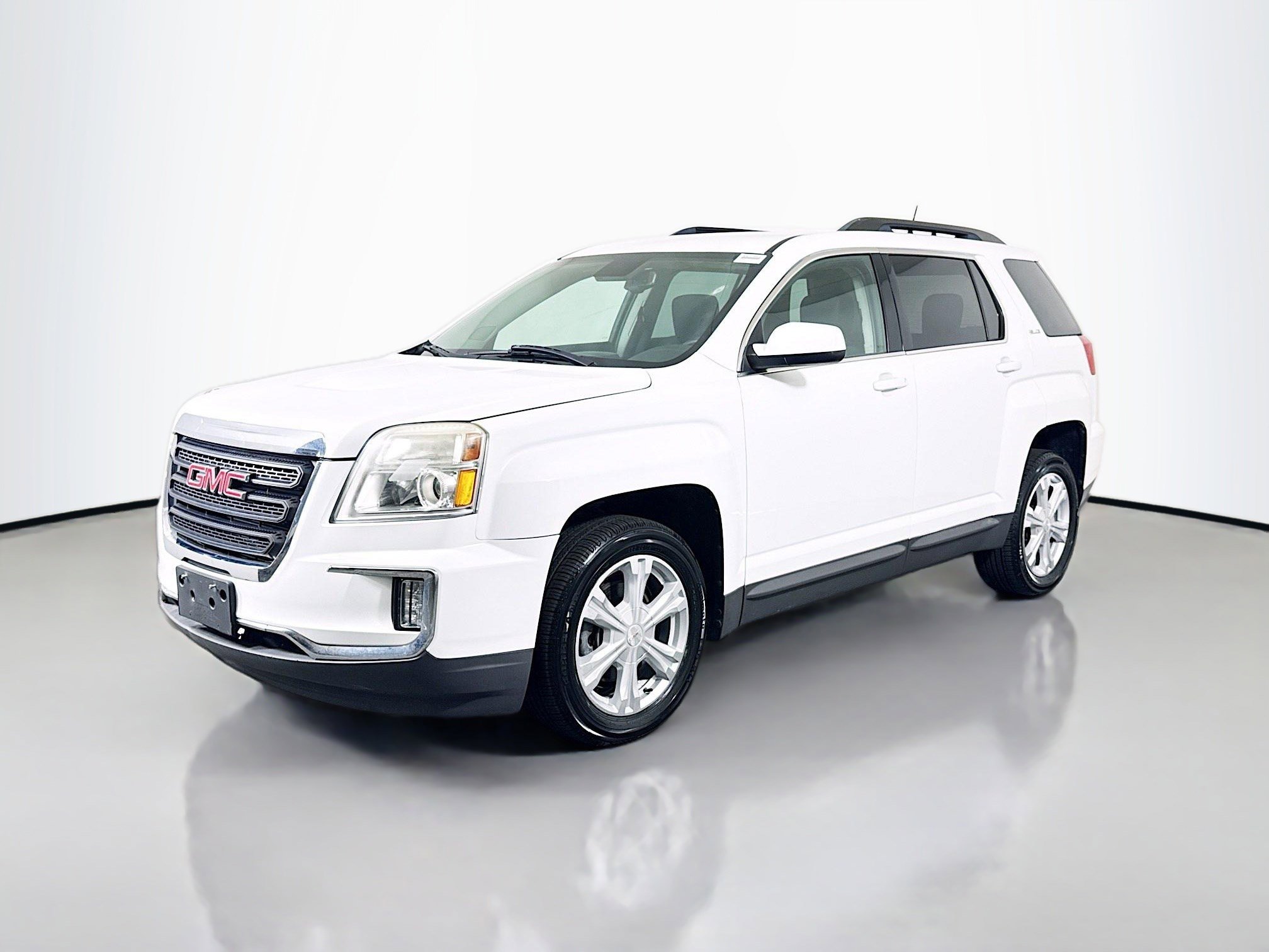 Used 2017 GMC Terrain SLE w/ Convenience Package FWD image 4