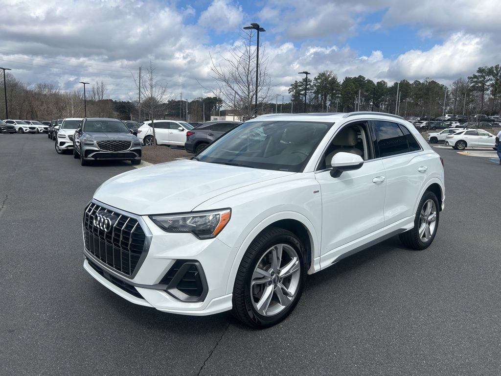 Used 2020 Audi Q3 2.0T Premium w/ Convenience Package image 3