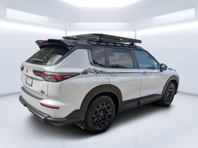 New 2026 Mitsubishi Outlander Trail Edition image 3