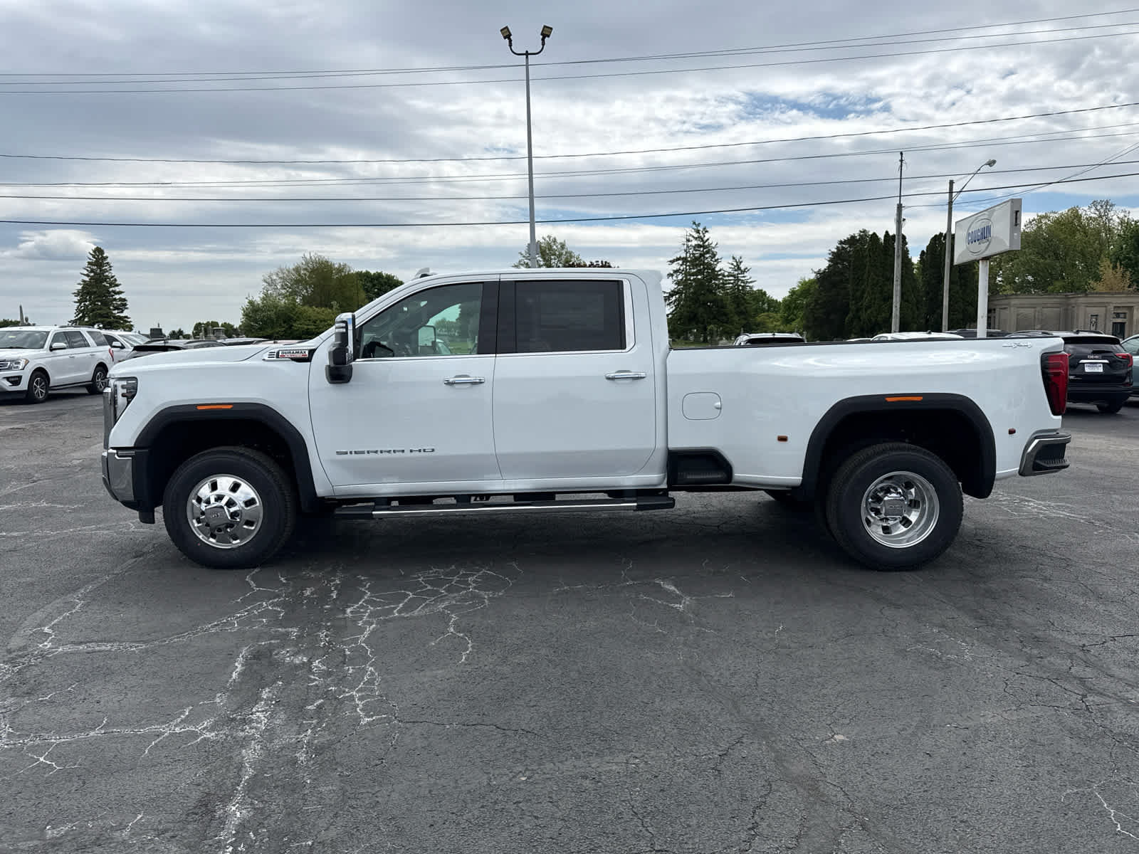 New 2026 GMC Sierra 3500 SLT w/ SLT Convenience Package AWD/4WD image 2