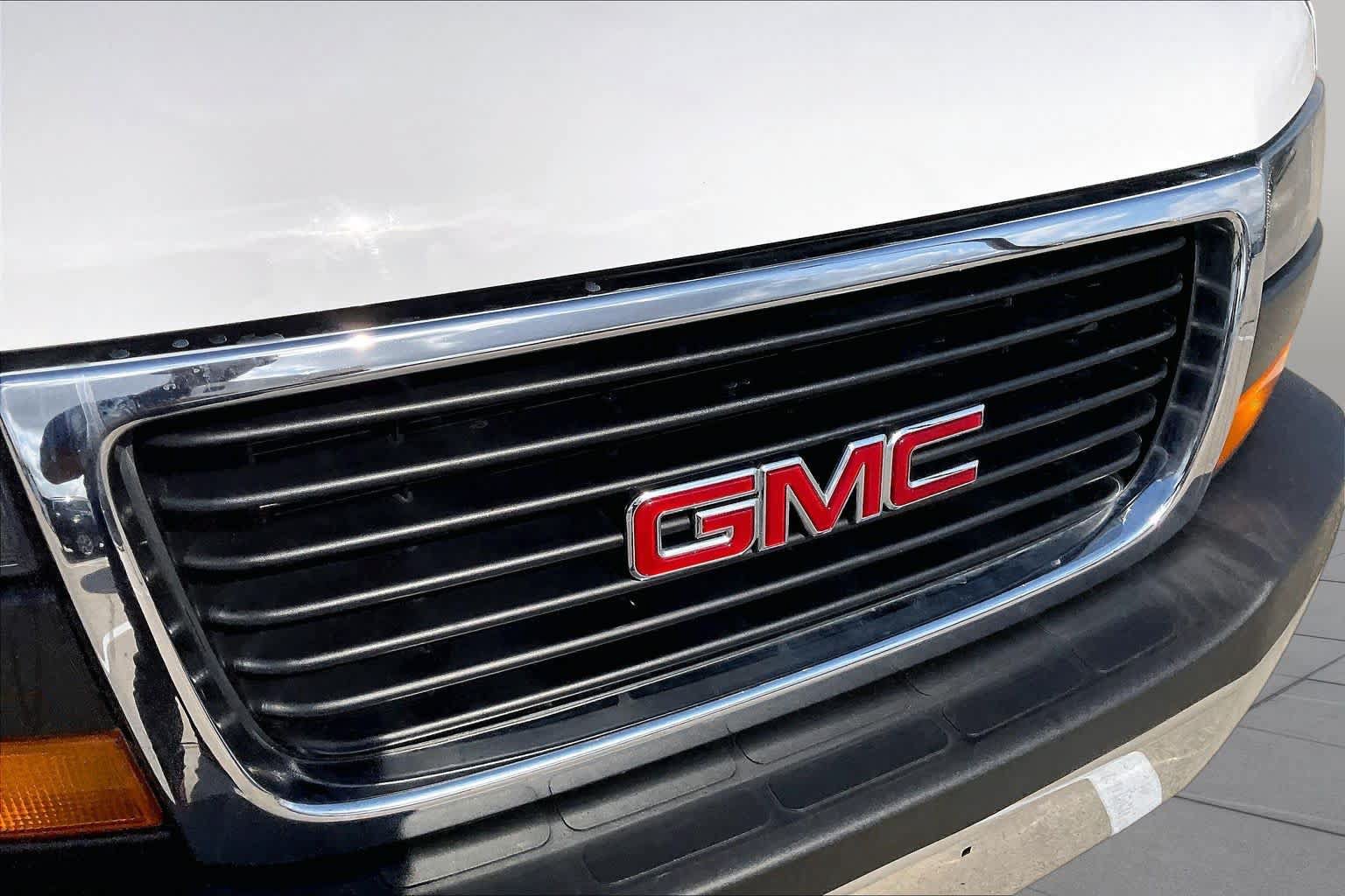 Certified 2025 GMC Savana 2500 w/ Driver Convenience Package RWD image 28