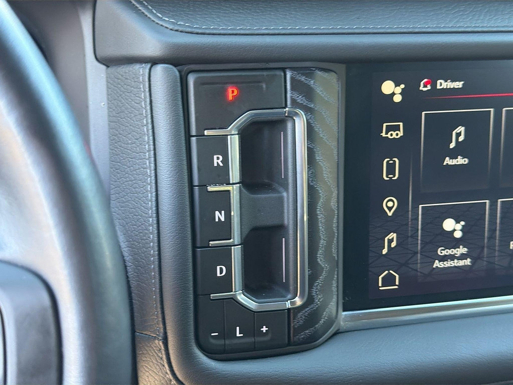 Used 2024 GMC Yukon Denali w/ Advanced Technology Package AWD/4WD image 13